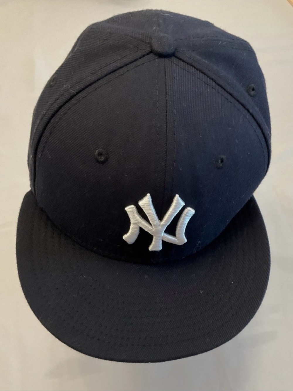 9fifty Black Cap with White NY Logo